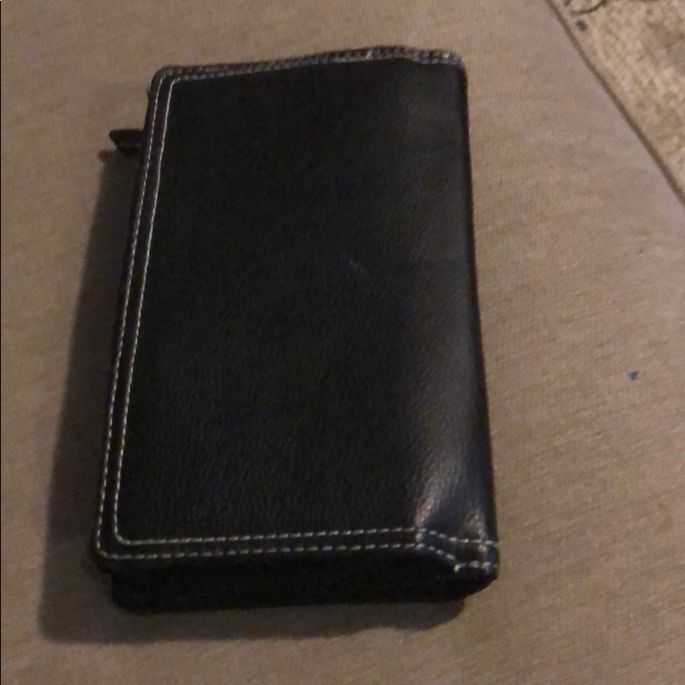 Small Simplistic Black Wallet - Picture 2 of 5